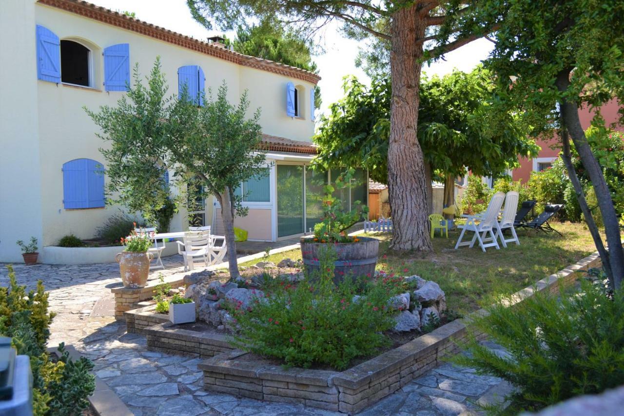 La Perle De Ceylan Hotel Montagnac  Bagian luar foto
